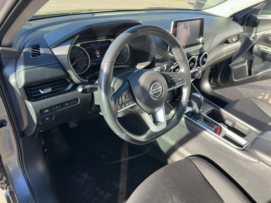Nissan Sentra photo 9