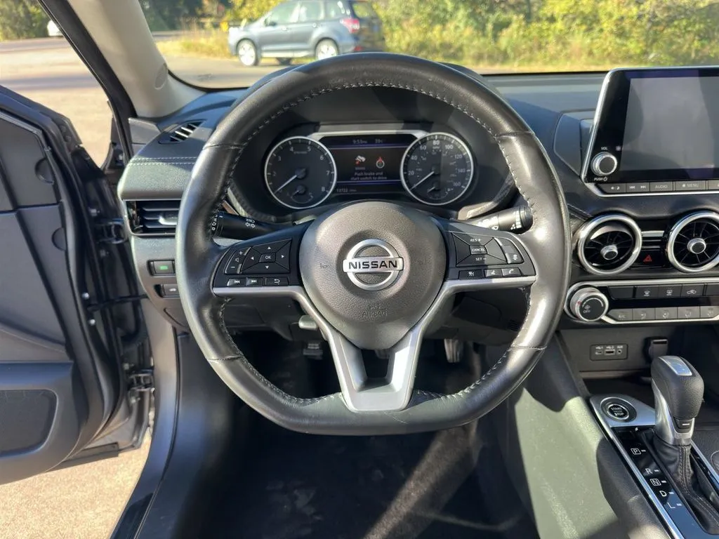 Nissan Sentra photo 16