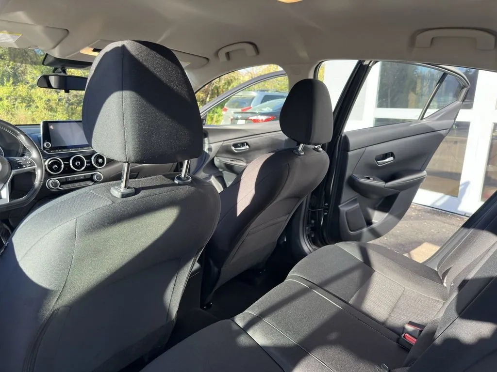 Nissan Sentra photo 11