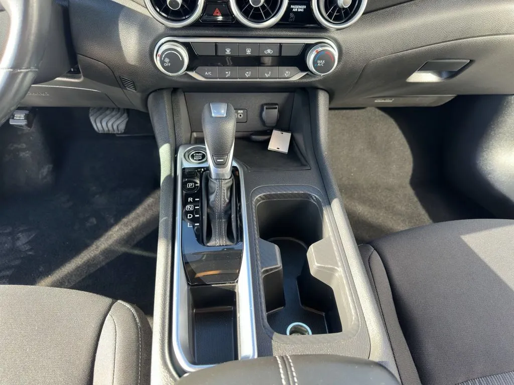 Nissan Sentra photo 14