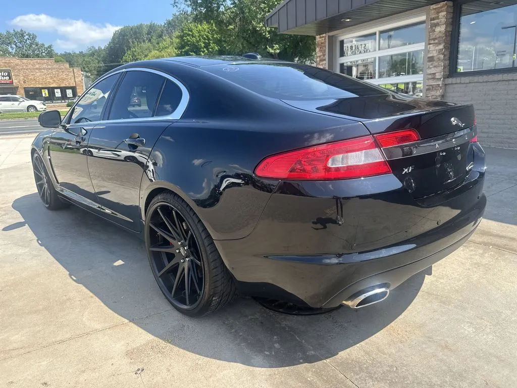 Jaguar XF photo 23