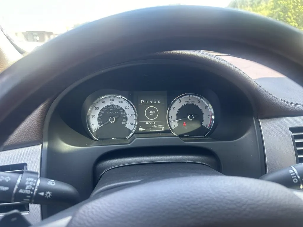 Jaguar XF photo 7