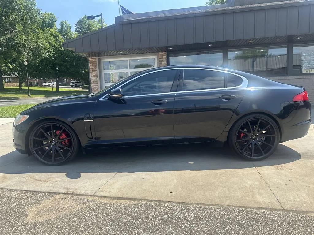 Jaguar XF photo 16