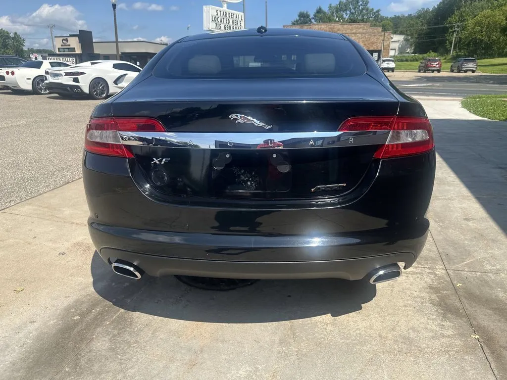 Jaguar XF photo 22