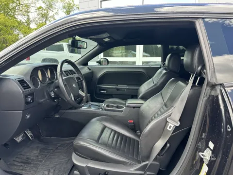 More photos of 2010 Dodge Challenger R/T at Somerset Sales and Leasing, WI