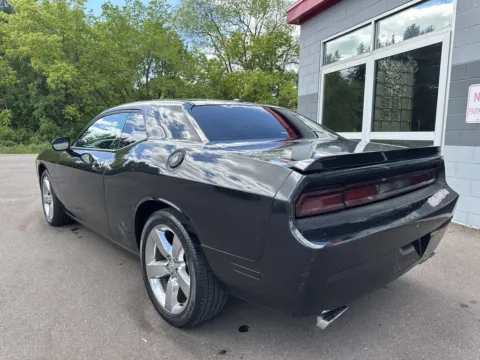 More photos of 2010 Dodge Challenger R/T at Somerset Sales and Leasing, WI