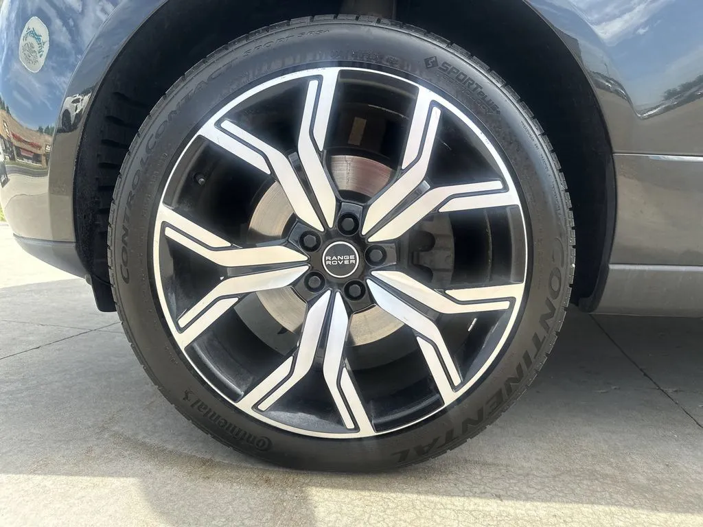 Land Rover Range Rover photo 18
