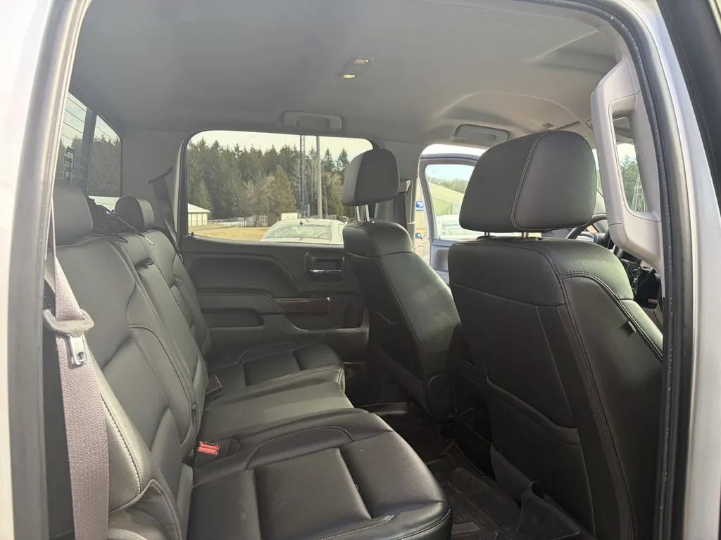 GMC Sierra photo 10