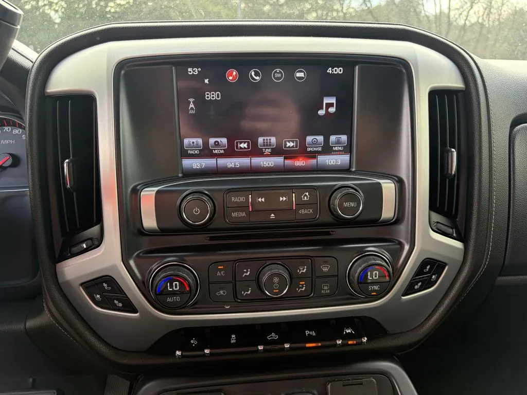 GMC Sierra photo 12