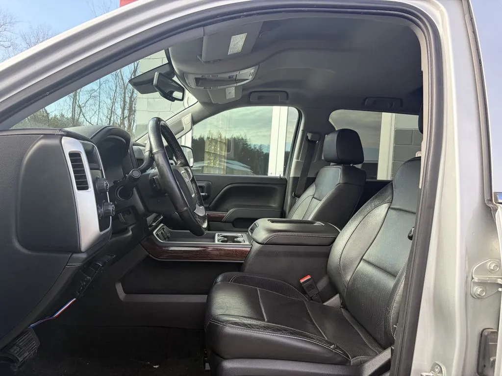 GMC Sierra photo 8