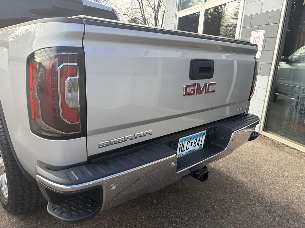 GMC Sierra photo 5
