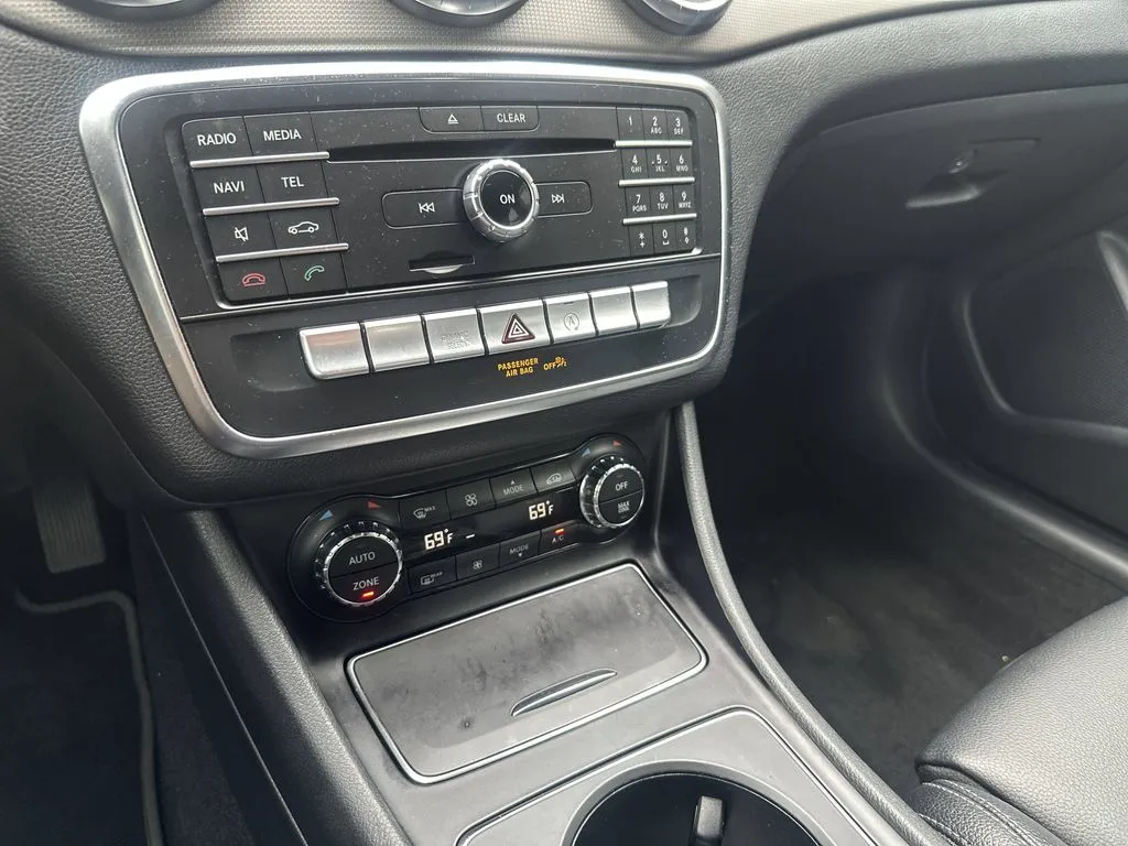 Mercedes-Benz CLA photo 9