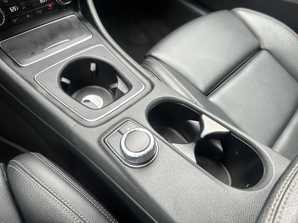 Mercedes-Benz CLA photo 10