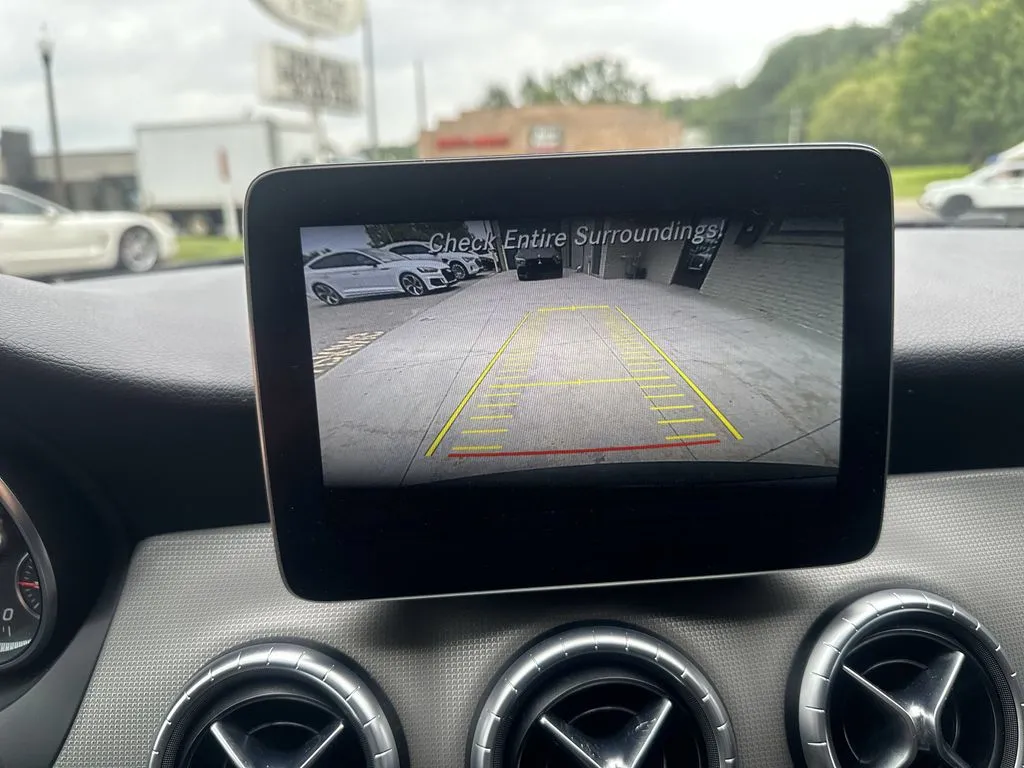Mercedes-Benz CLA photo 15