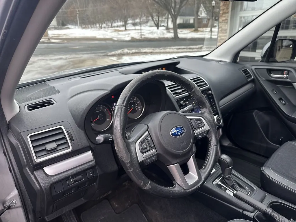 Subaru Forester photo 6