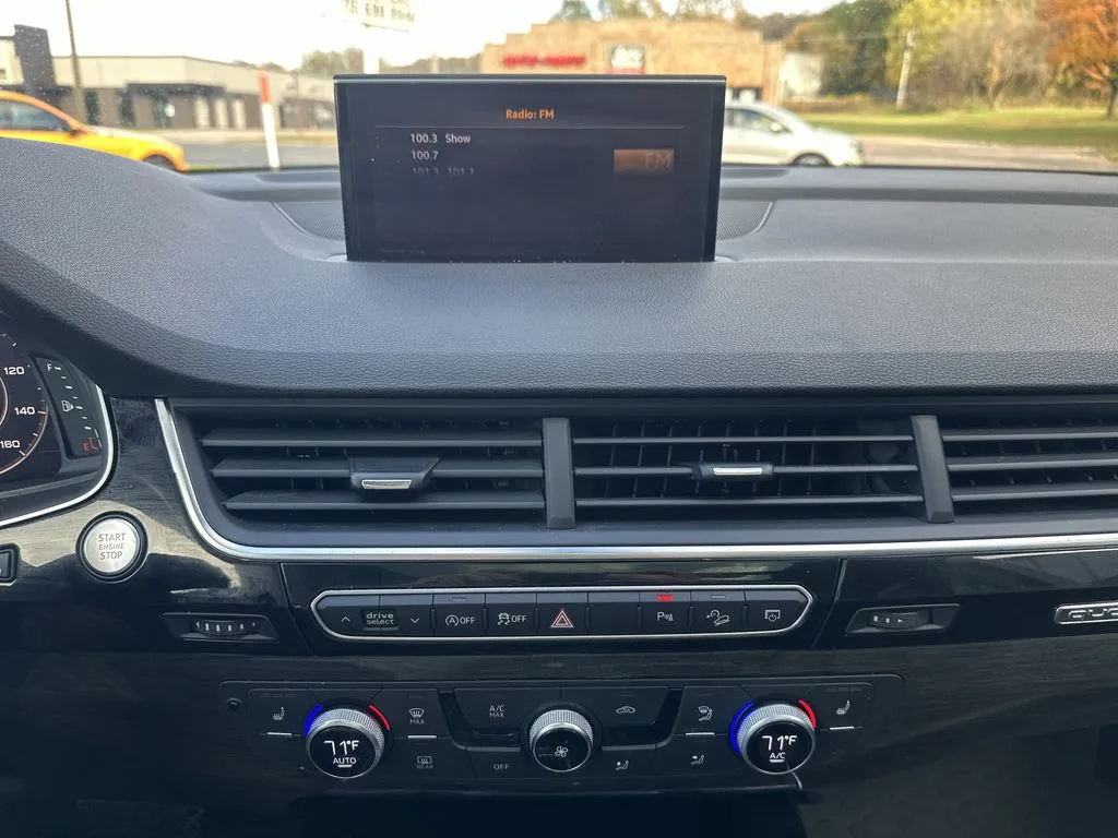 Audi Q7 photo 9