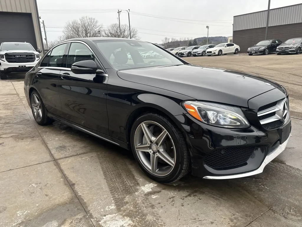 Mercedes-Benz C-Class photo 18