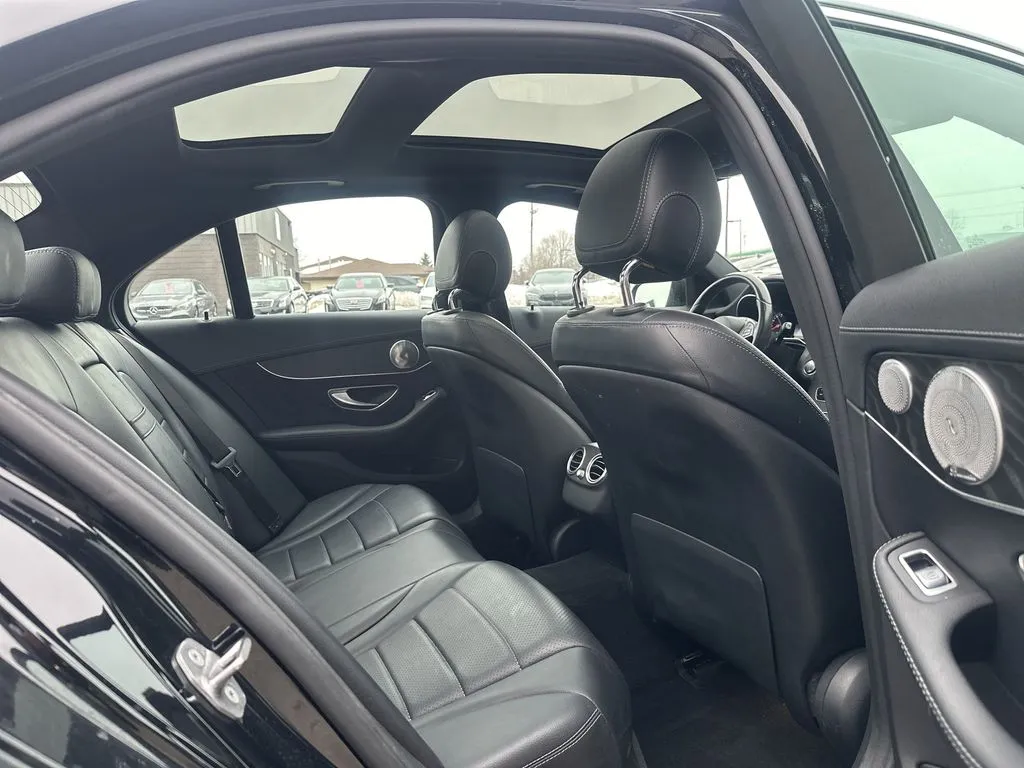 Mercedes-Benz C-Class photo 20