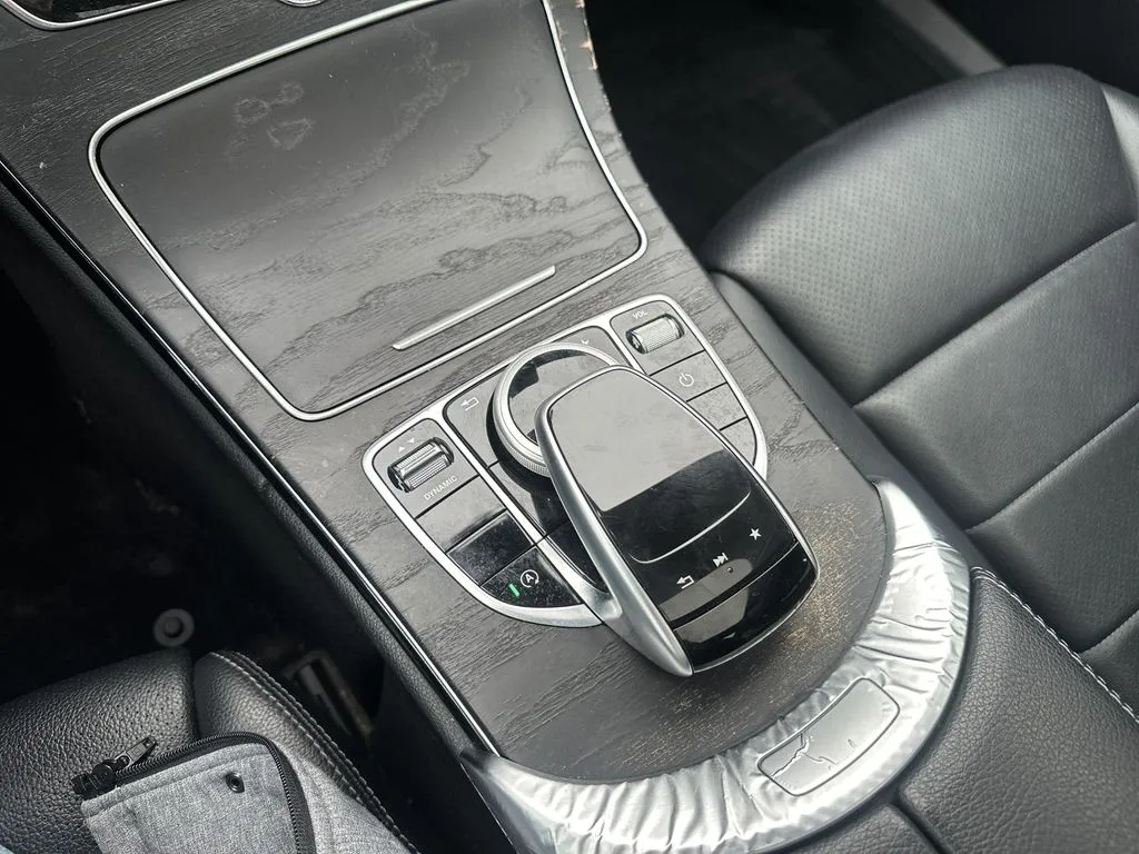 Mercedes-Benz C-Class photo 9
