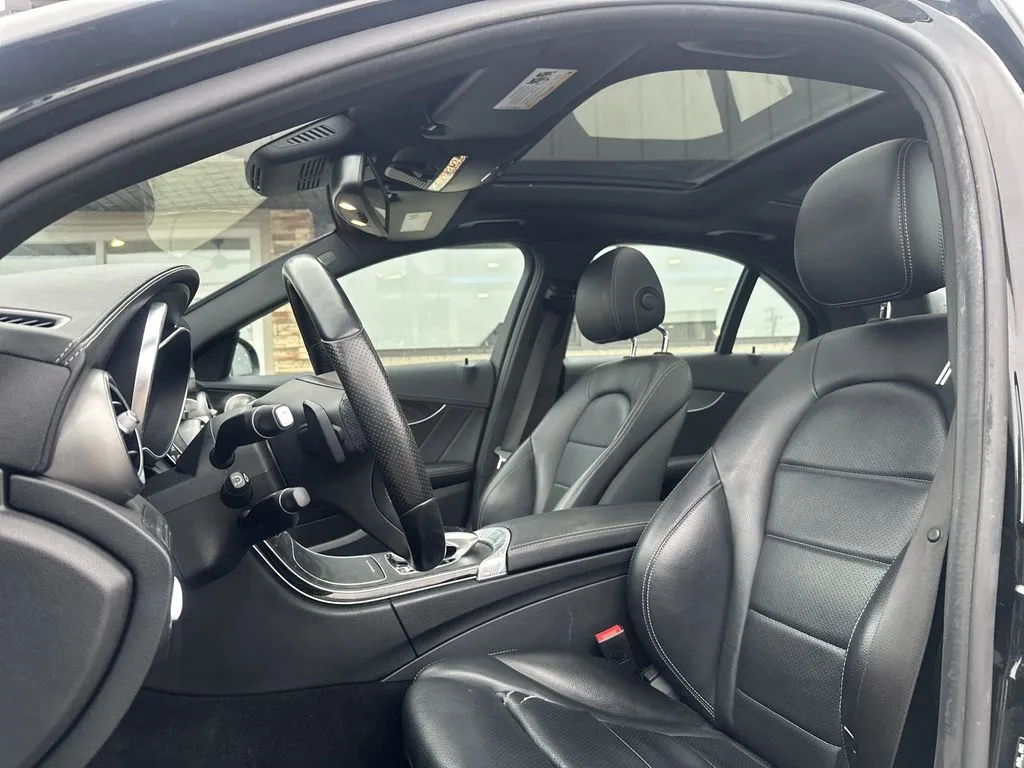 Mercedes-Benz C-Class photo 15