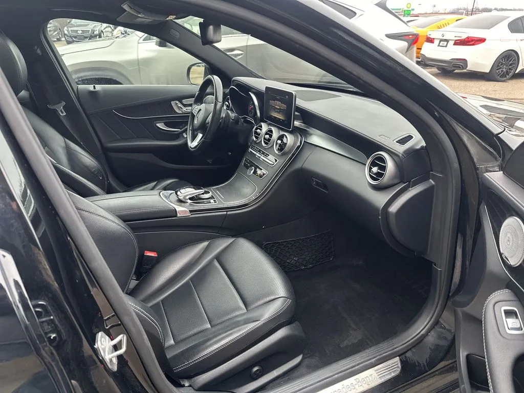 Mercedes-Benz C-Class photo 19