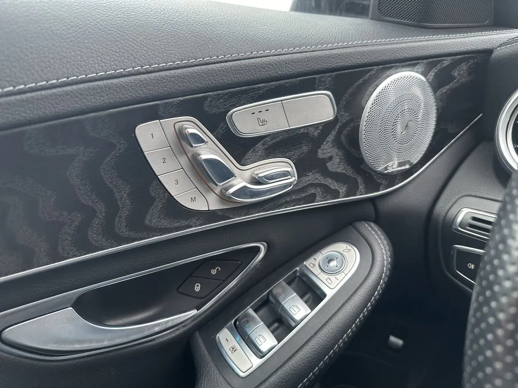 Mercedes-Benz C-Class photo 12