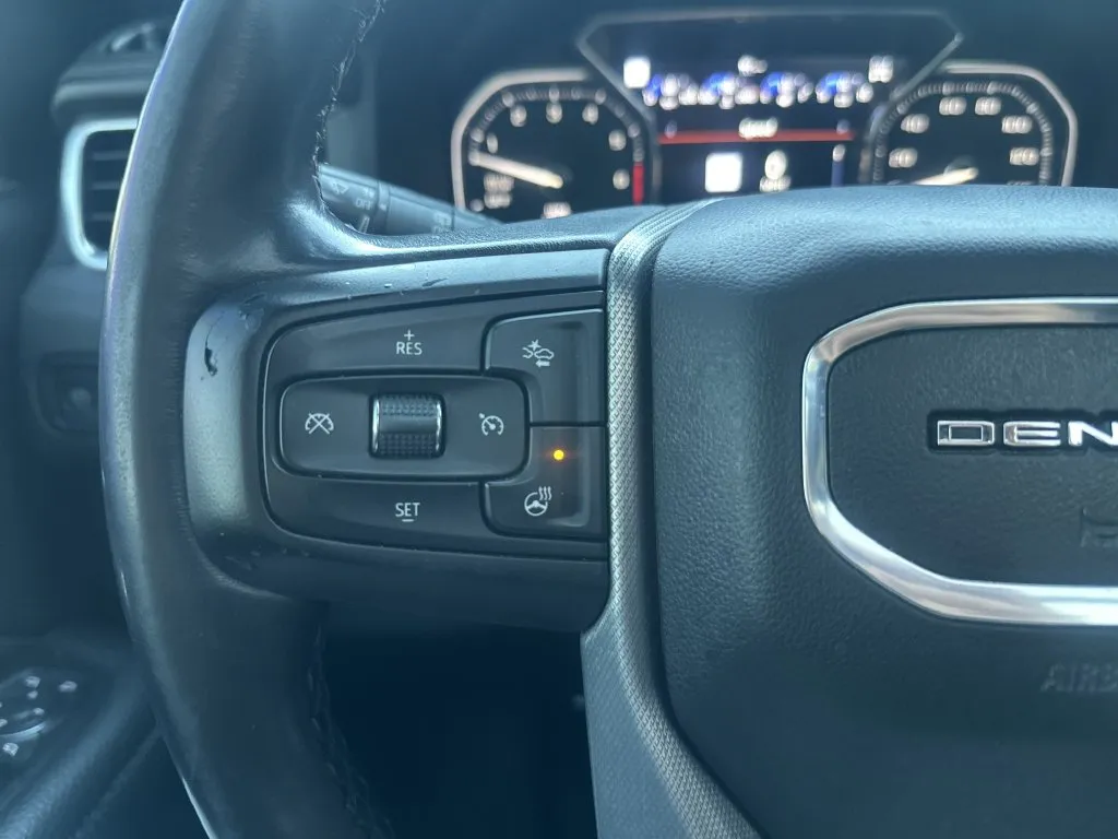 GMC Yukon photo 13