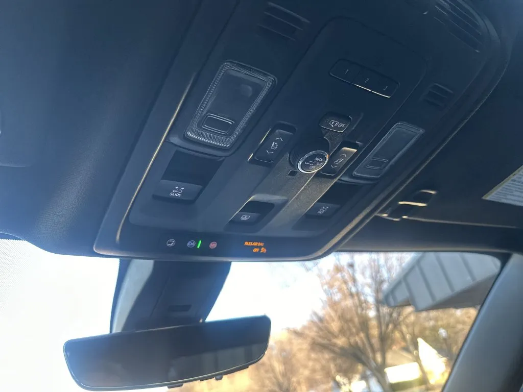 GMC Yukon photo 16