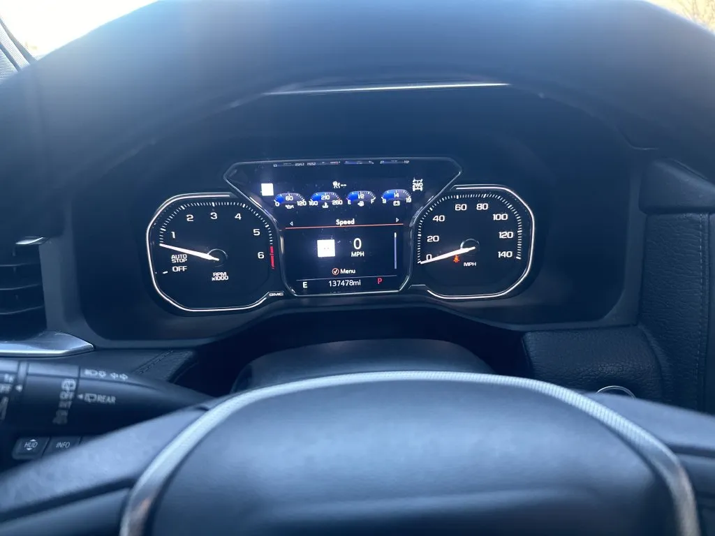 GMC Yukon photo 9