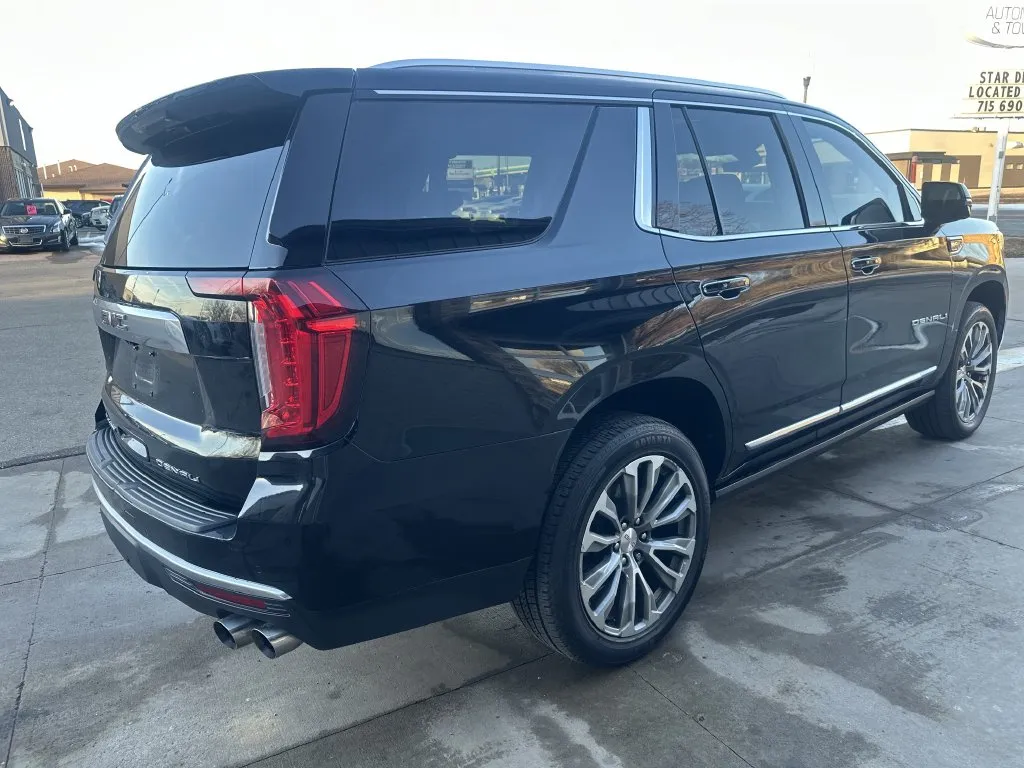 GMC Yukon photo 2