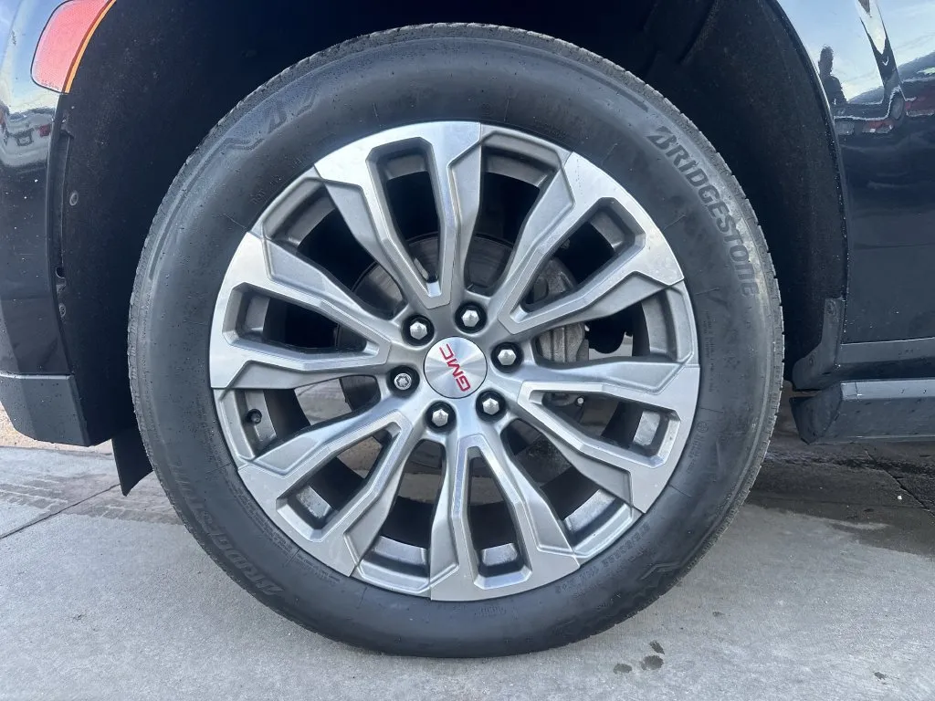 GMC Yukon photo 19