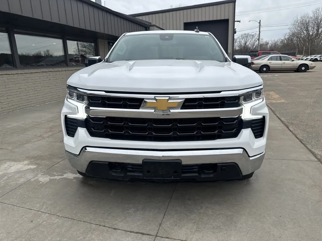 Chevrolet Silverado photo 17