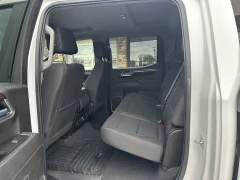 More photos of 2022 Chevrolet Silverado 1500 LT at Somerset Sales and Leasing, WI