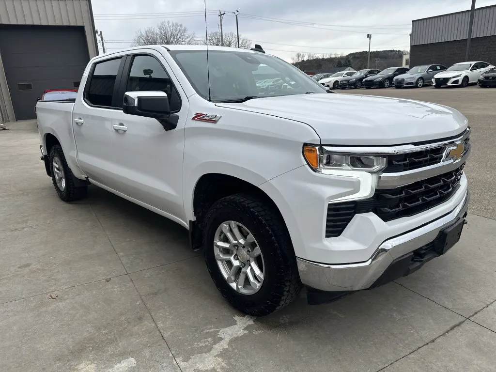 Chevrolet Silverado photo 18