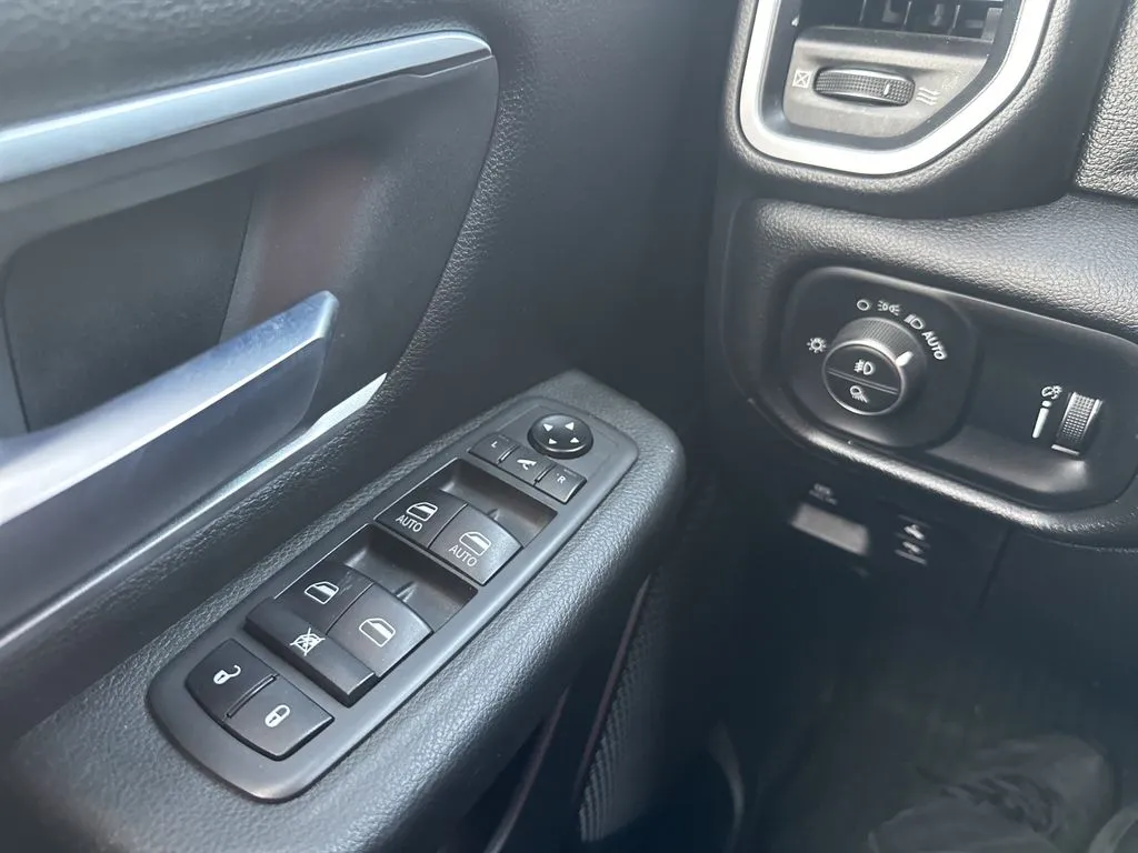 Ram 1500 photo 11