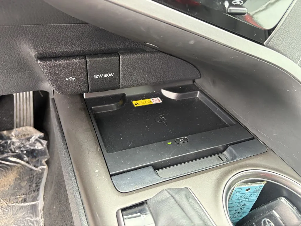 Toyota Camry photo 16
