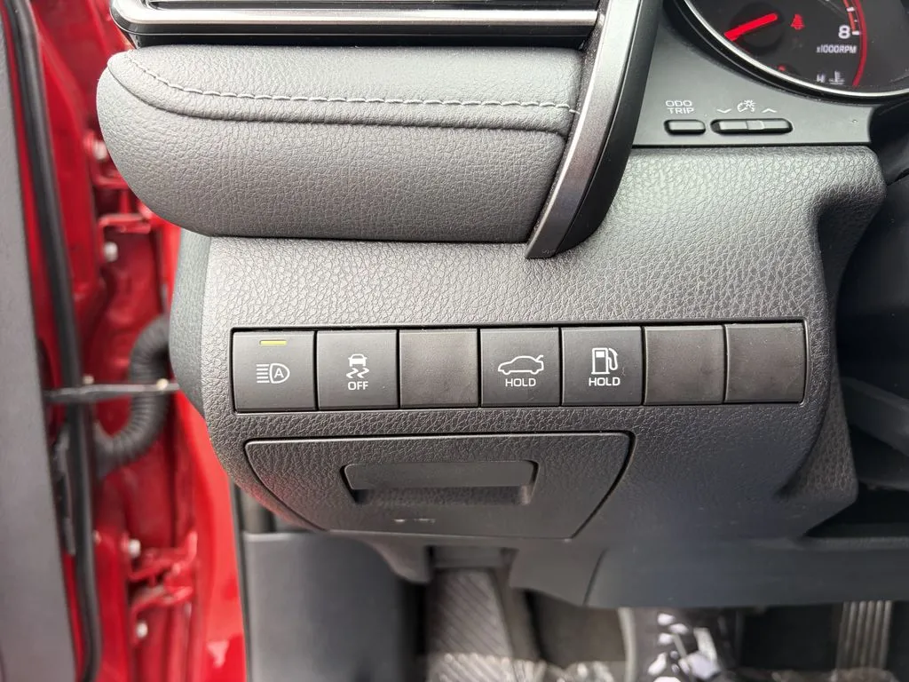 Toyota Camry photo 18
