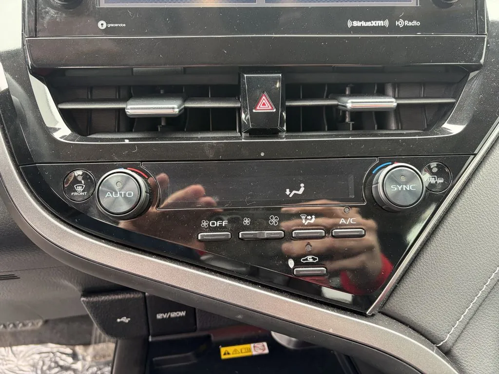 Toyota Camry photo 14