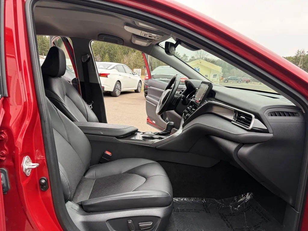 Toyota Camry photo 11
