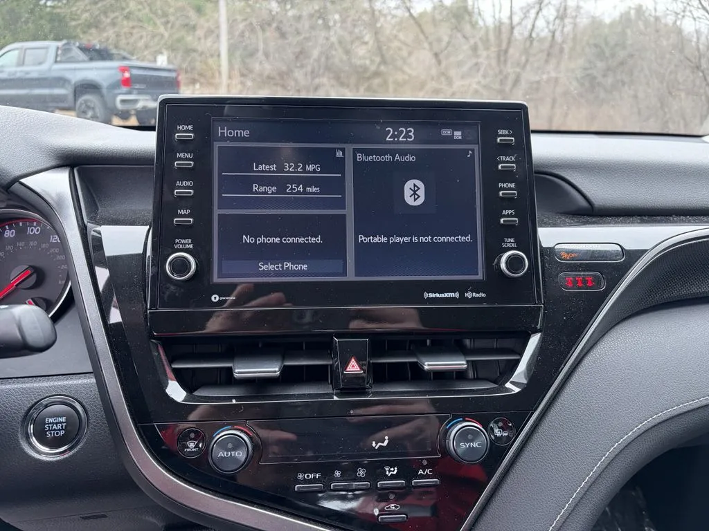 Toyota Camry photo 12