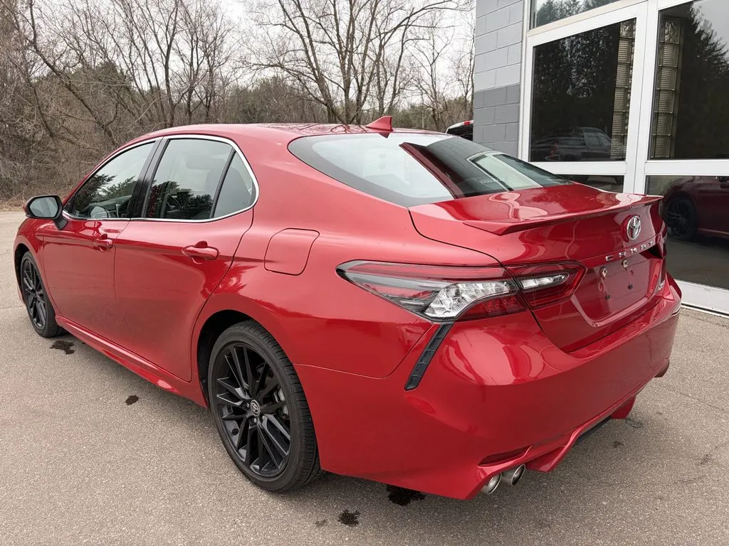 Toyota Camry photo 6
