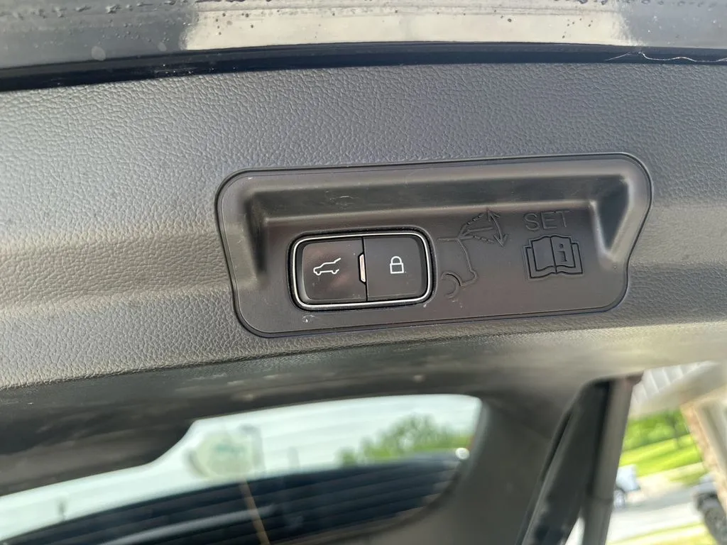 Ford Explorer photo 26