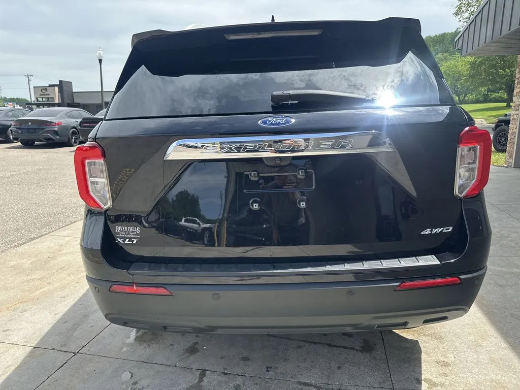 Ford Explorer photo 23
