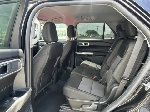 More photos of 2023 Ford Explorer XLT at Somerset Sales and Leasing, WI