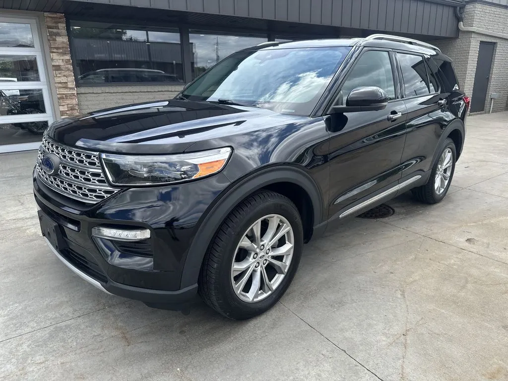 Black 2021 Ford Explorer Limited for sale in Somerset, WI