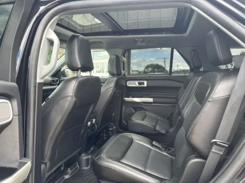 More photos of 2021 Ford Explorer Limited at Somerset Sales and Leasing, WI