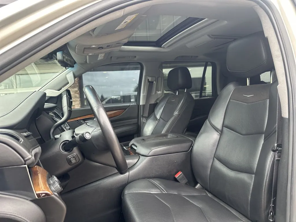 Cadillac Escalade photo 16