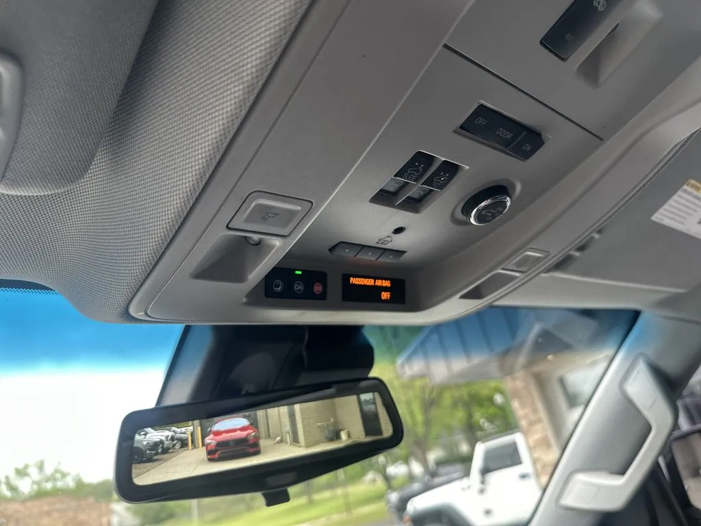 Cadillac Escalade photo 13
