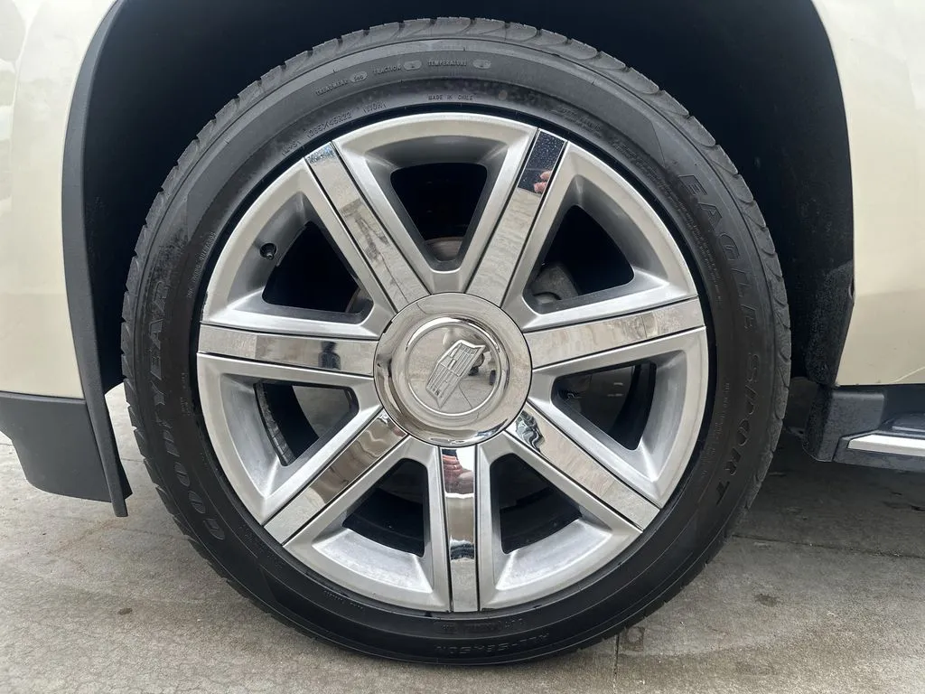 Cadillac Escalade photo 18