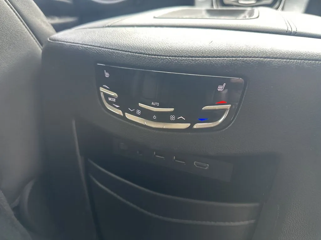 Cadillac Escalade photo 23